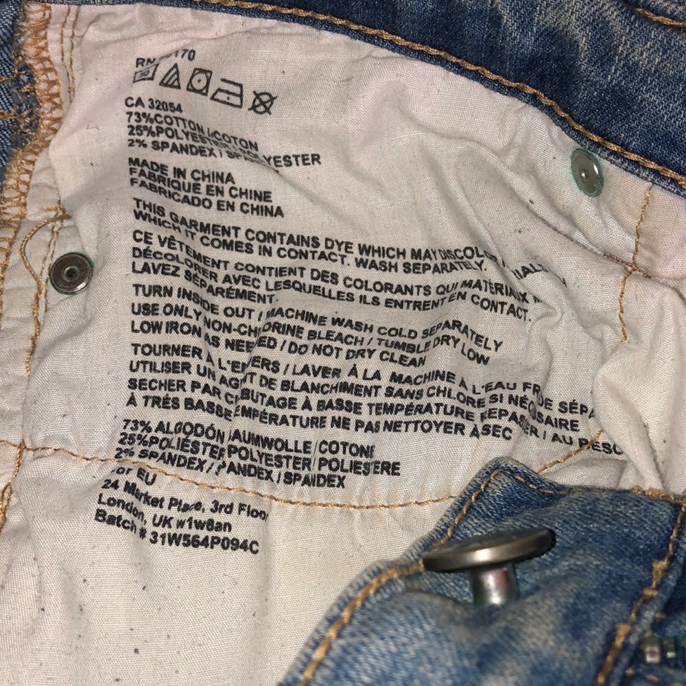 Distressed jeans - Picture 6 of 6